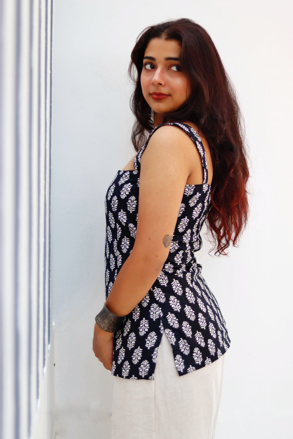 KIARA SLEEVELESS KURTI