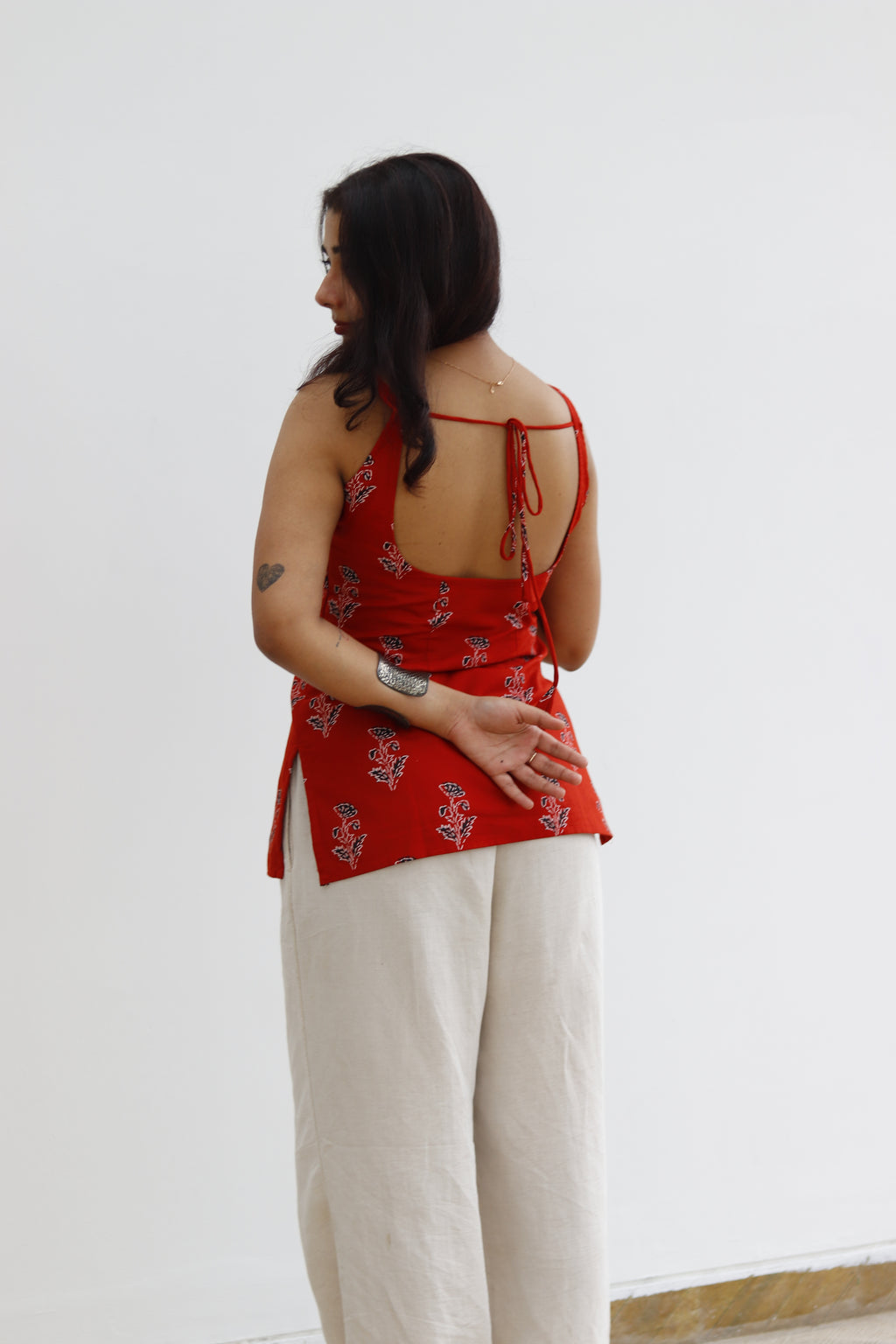 TIA DEEP BACK SHORT KURTI