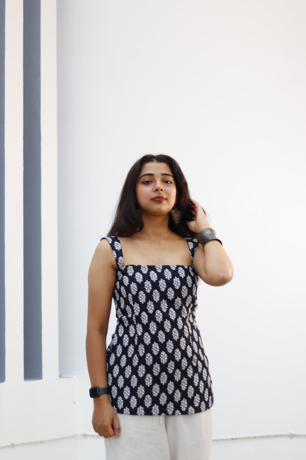 KIARA SLEEVELESS KURTI